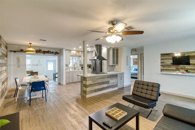 Building Photo - Grant Street, Hollywood, FL 33021 - 3 BR 2 BA house