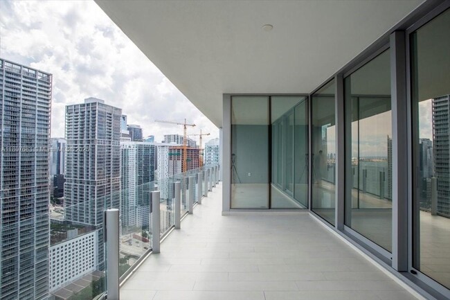 Building Photo - 300 Biscayne Blvd Way