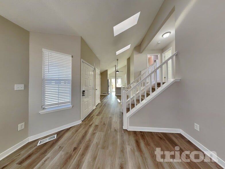 Building Photo - 9227 S Butterwood Ct