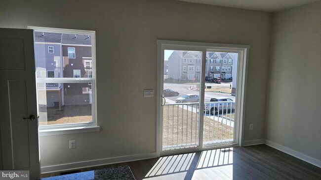 Building Photo - 66 Trotting Rd