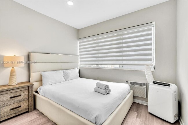 Building Photo - 10000 E Bay Harbor Dr