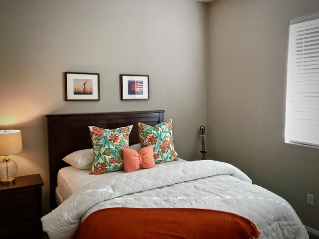 Building Photo - Villa de Gallego - Furnished Rental