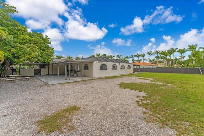 Building Photo - 551 SW 127th Ave