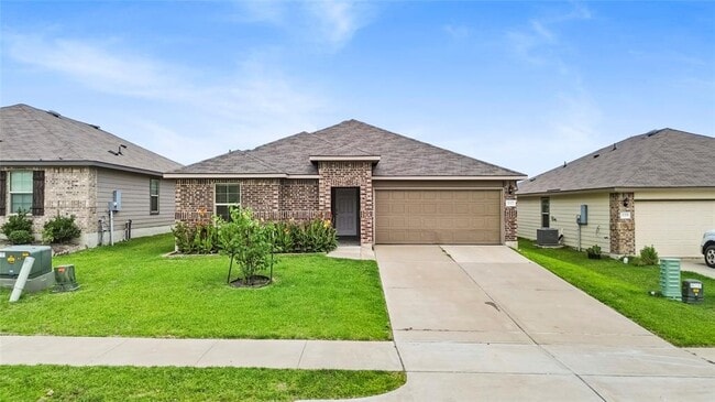 Primary Photo - 117 Blanco Dr
