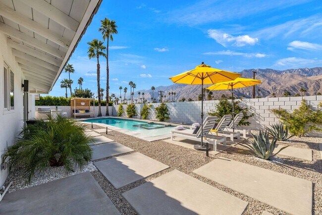 Building Photo - Casa del Sol- Modern Paradise w/ Pool and ...