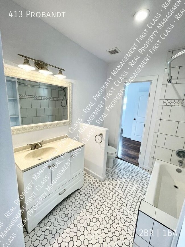 Building Photo - 413 Probandt-