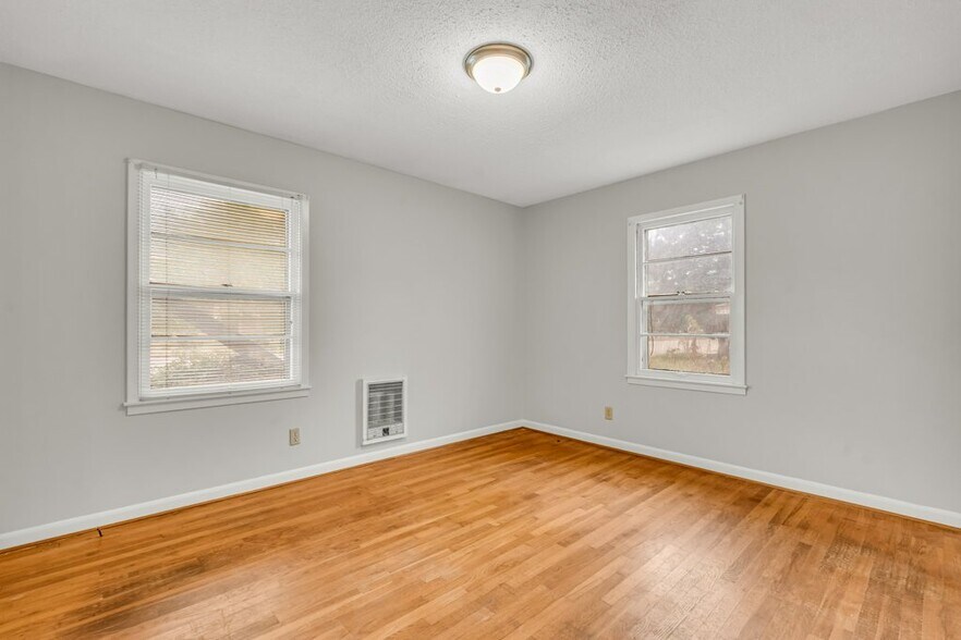 Building Photo - 711 Hemlock St