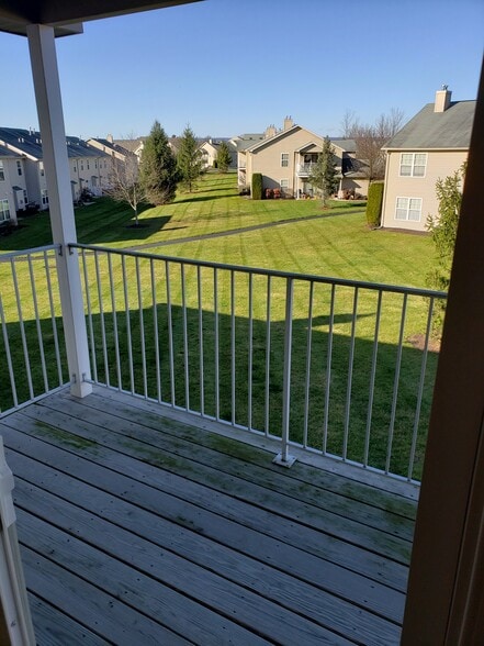 Building Photo - 140 Cardinal Ln