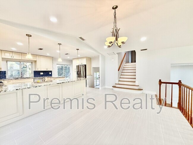 Building Photo - 957 Weathersfield Dr