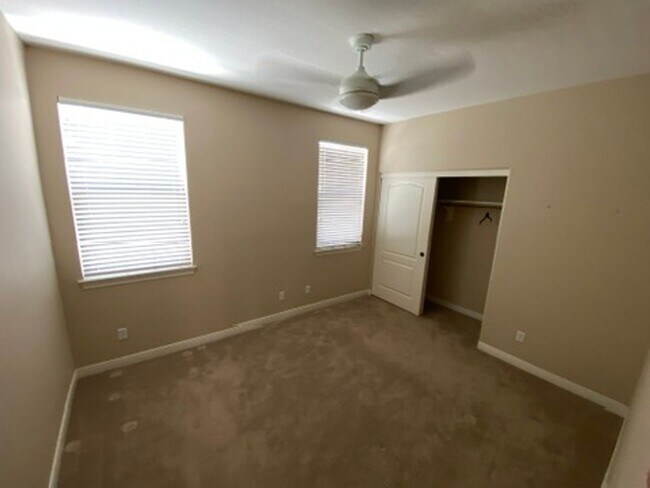 Building Photo - Beautiful 5BD, 3BA, 2,871 Sq. Ft. Home In ...