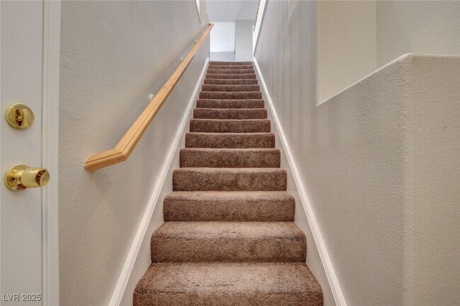 Building Photo - 669 Peachy Canyon Cir