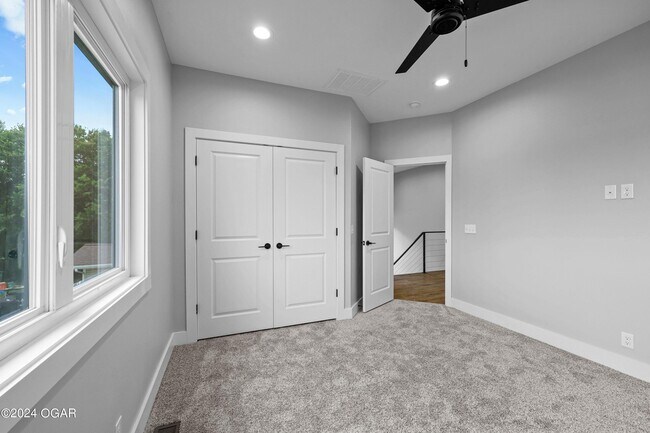 Building Photo - 2836 E 15th St