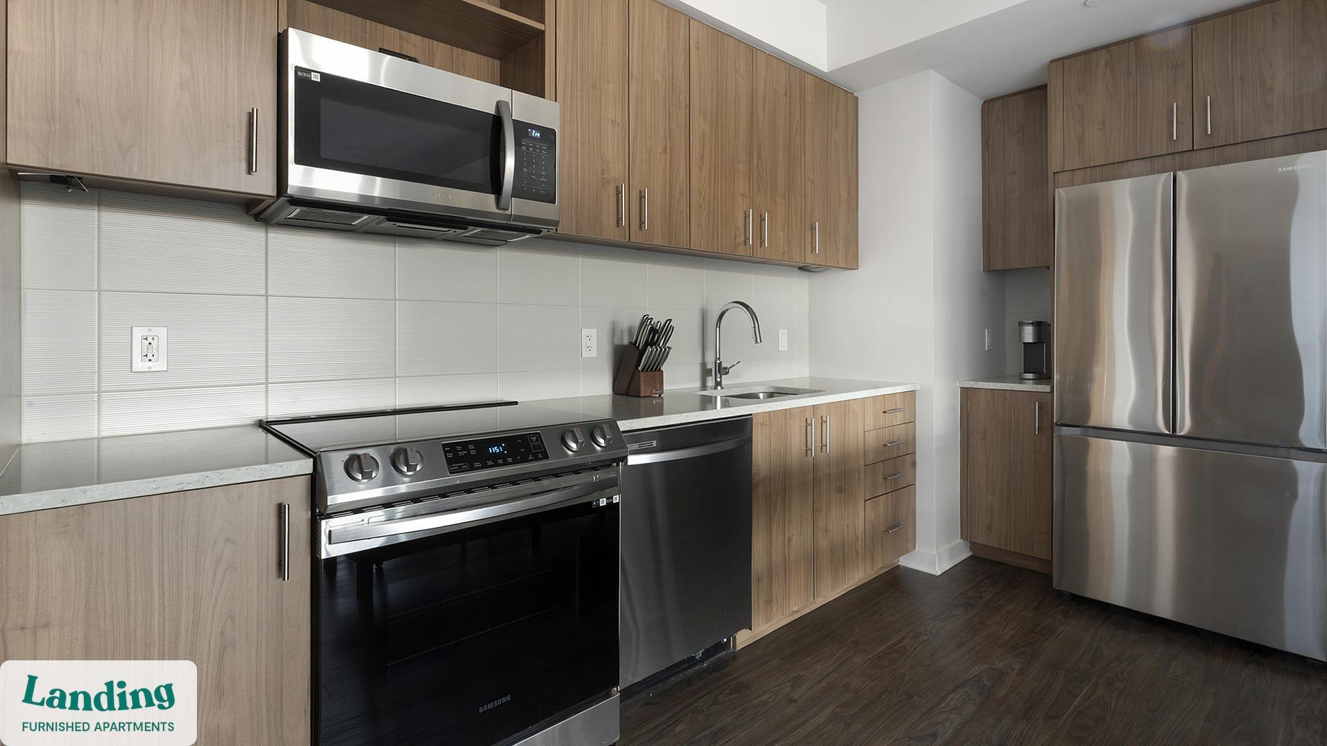 Building Photo - 350 Maple Dr SW