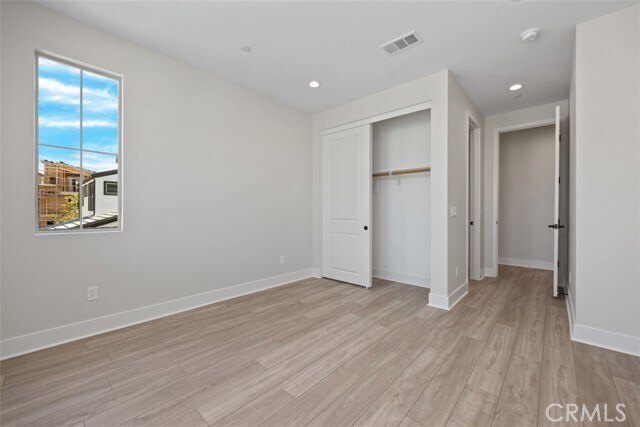 Building Photo - 9355 Astor