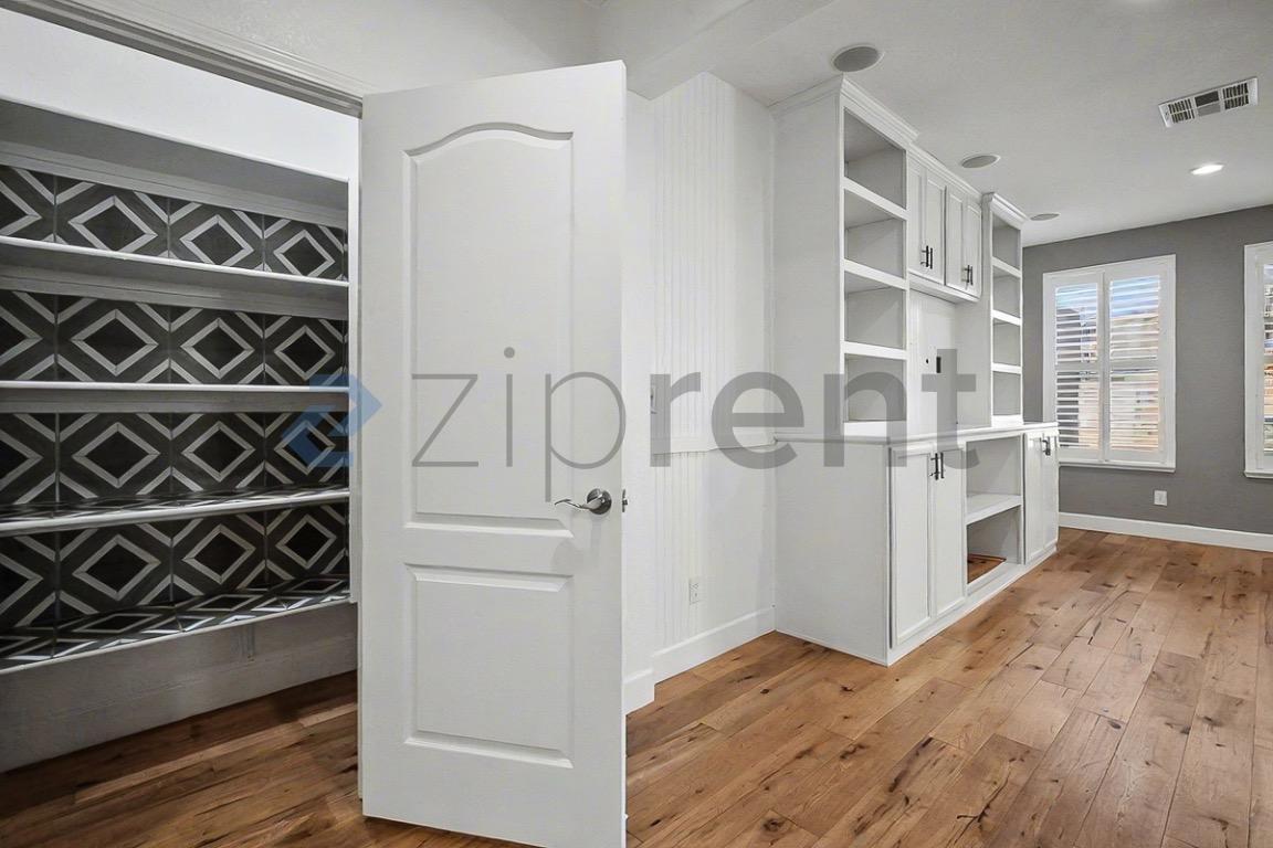 Building Photo - 3540 Arden Villa Ct