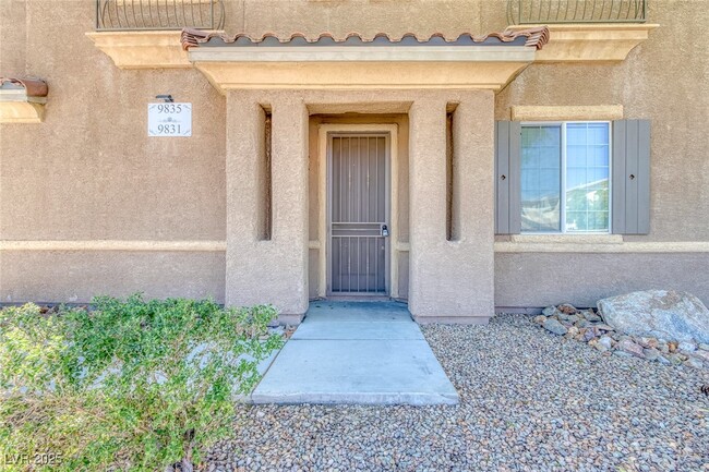 Building Photo - 9835 W Spinnaker Creek Ave