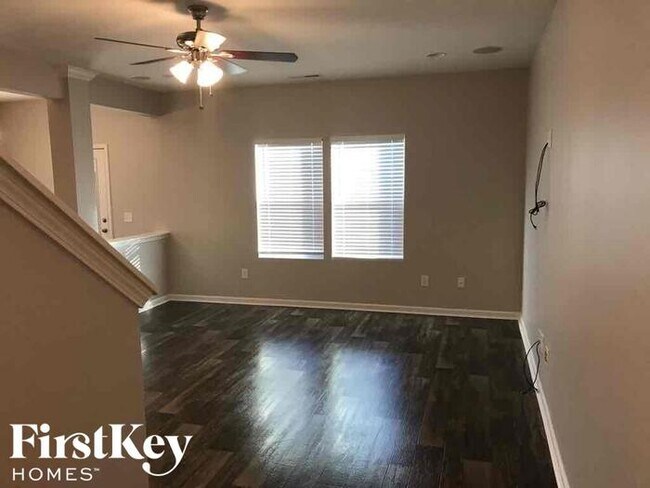 Building Photo - 6914 Lowline Dr