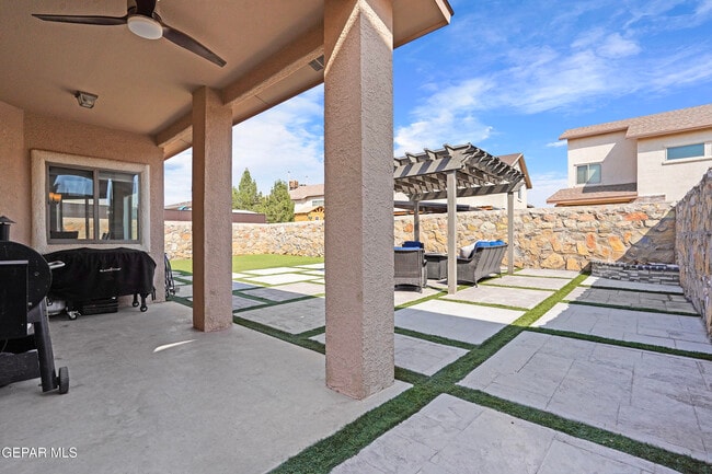 Building Photo - 12800 Tierra Alexis Dr
