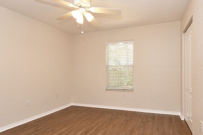 Building Photo - 8209 SW 52 Ln