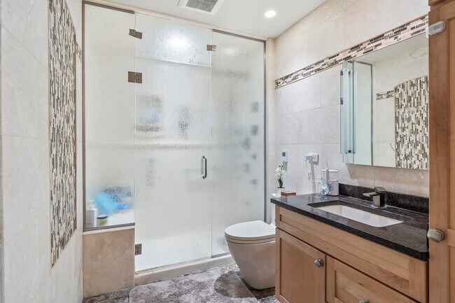 Building Photo - 641 Silver Rock Ln