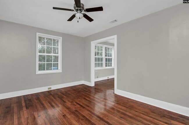 Building Photo - 706 Westside Dr