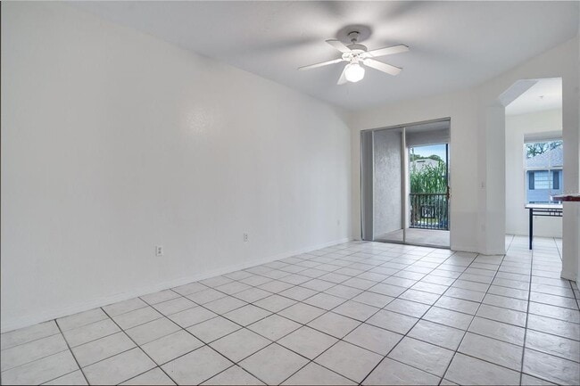 Building Photo - 5011 Sunridge Palms Dr