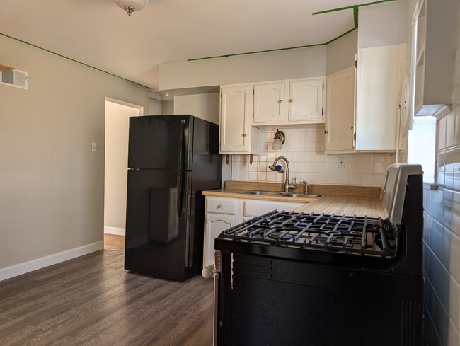 Kitchen - 9125 Arvin Pl