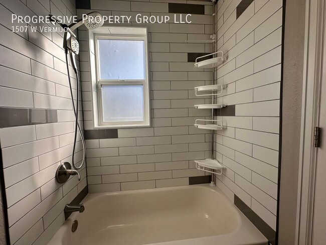 Building Photo - December rent free! Tastefully renovated h...