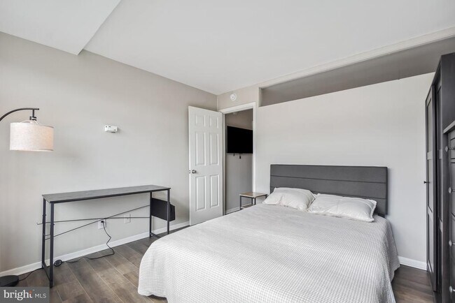 Building Photo - 2401 H St NW