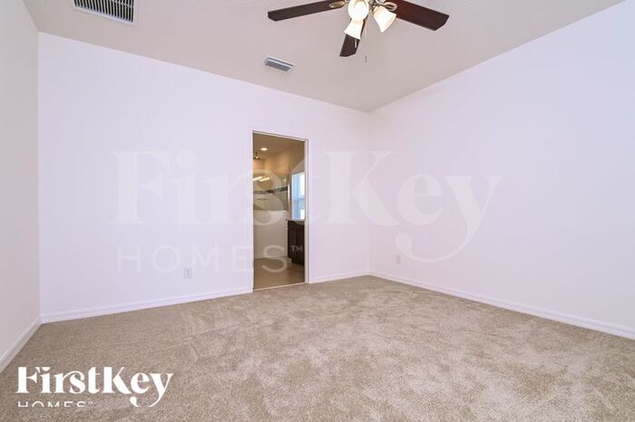 Building Photo - 900 Avenal Ln