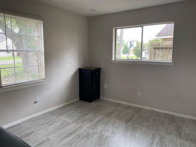 Building Photo - 12706 Flaxseed Way