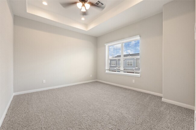Building Photo - 14010 Longstreet Rd
