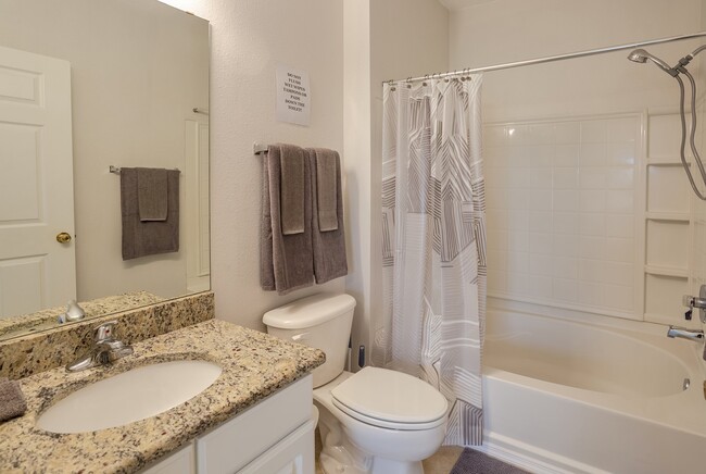 Main bathroom - 10764 70th Ave