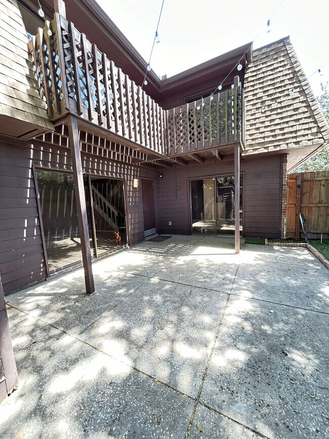 Building Photo - 609 Olympic Dr