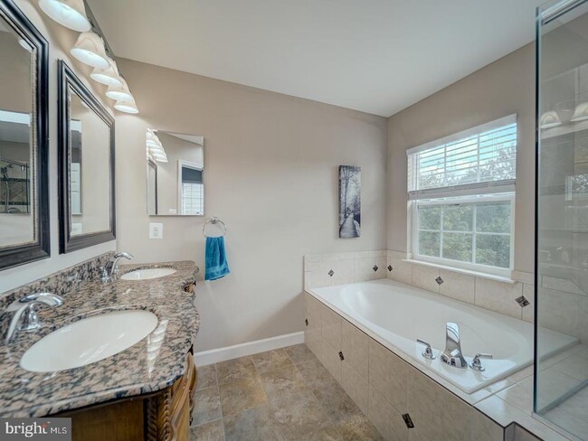 Building Photo - 4643 Deerwatch Dr