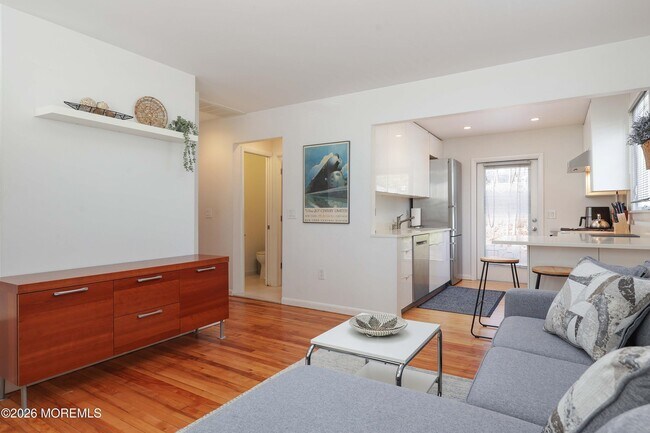 Building Photo - 29 Degraw Ave