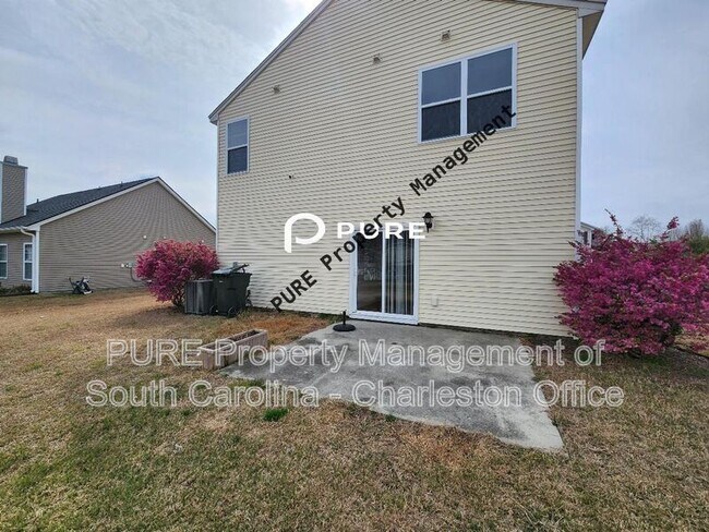Building Photo - 437 Watershed Dr