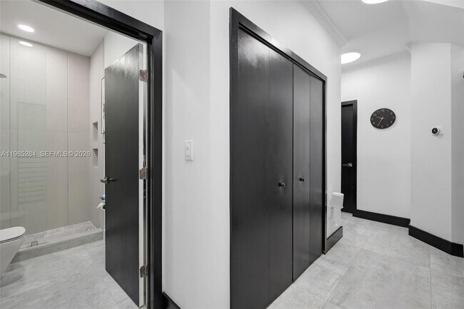 Building Photo - 7852 NW 116 Pl