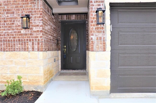 Building Photo - 611 Foxmeadow Ln