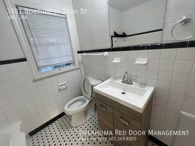 Building Photo - 3701 NW 24th St