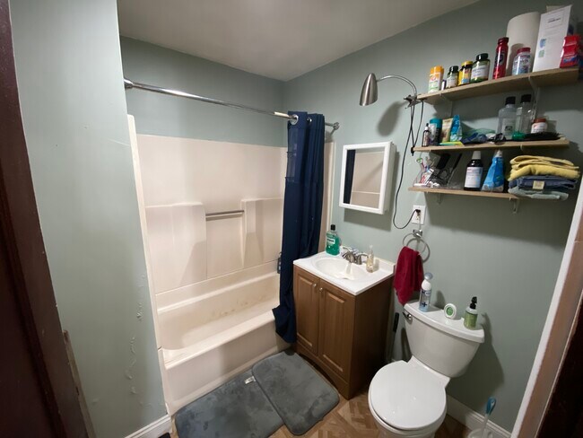 Building Photo - 23 Thelma Rd