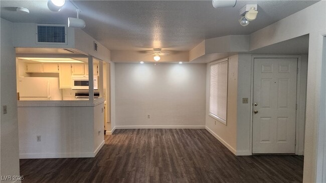 Building Photo - 1909 Rio Canyon Ct