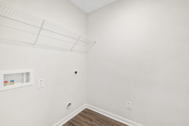Building Photo - Luxurious 3-Bedroom Townhome Living in the...