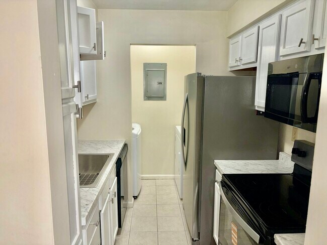 Building Photo - 110 Heywood Rd