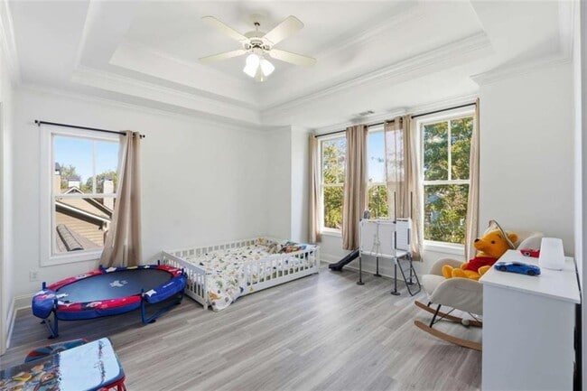 Building Photo - 9931 Mancunian Way