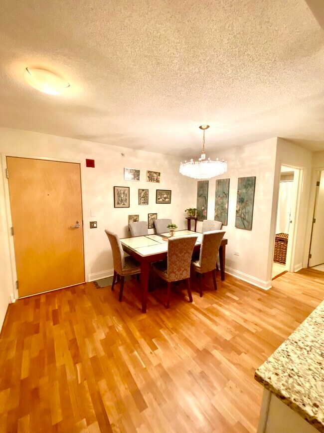 Building Photo - 9725 Woods Dr
