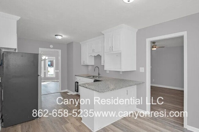 Building Photo - Beautiful home with 3 bedrooms!