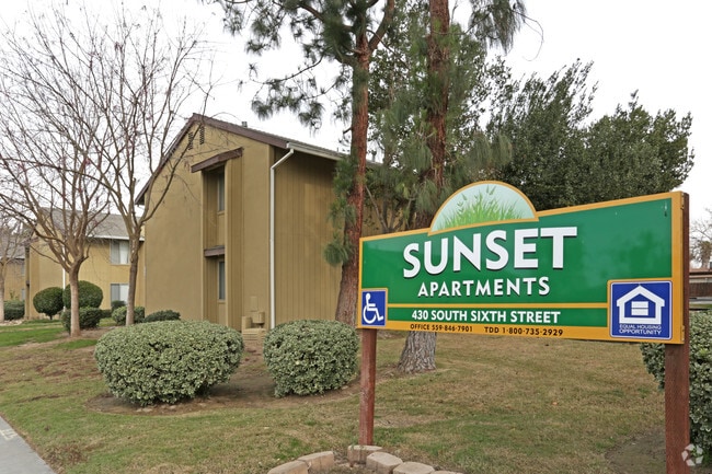 Primary Photo - Sunset Apartments