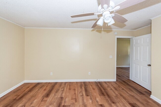 Building Photo - 2139 Pierpont Ave