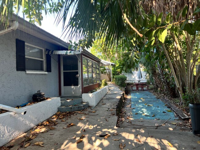 Building Photo - 4042 Audubon Dr